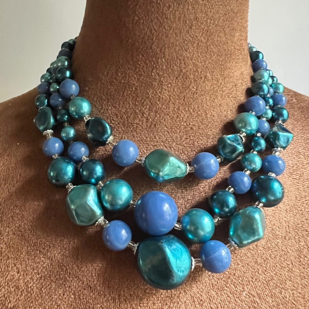 Vintage Japan‎ Triple Strand Teal Blue Faux Pearl Bead Necklace 16in Mermaidcore